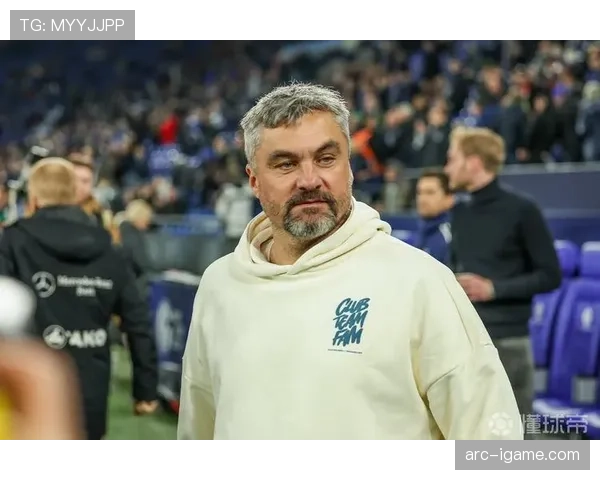 沙尔克状态回暖，球员表现亮眼重燃保级希望