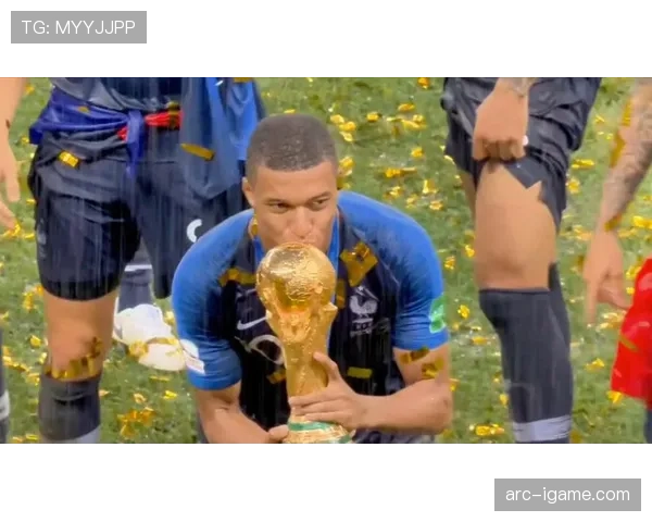 姆巴佩决赛戴帽助球队夺冠，状态强势回暖