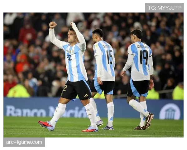 斯卡洛尼战术革新显成效，阿根廷队新站位助力表现稳健