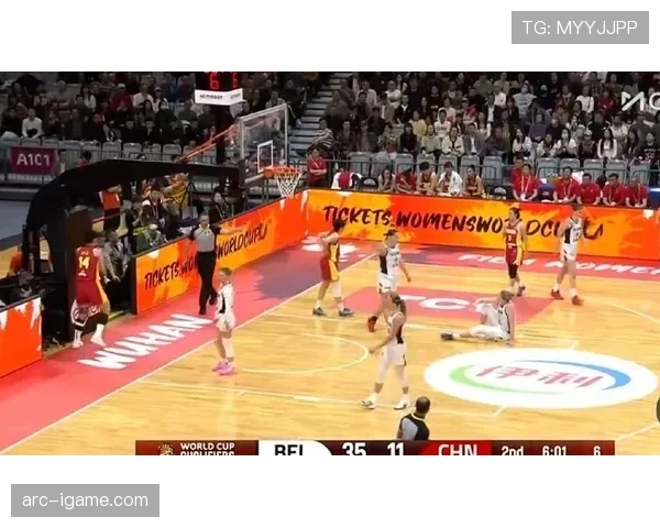 鲍比·波蒂斯突破制造空位三分 拉开球队进攻差距