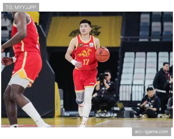 看到孙铭徽拆快递像开年终奖，这生活差距有点刺眼